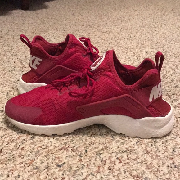 Women’s Nike Air Huaraches - Picture 5 of 7